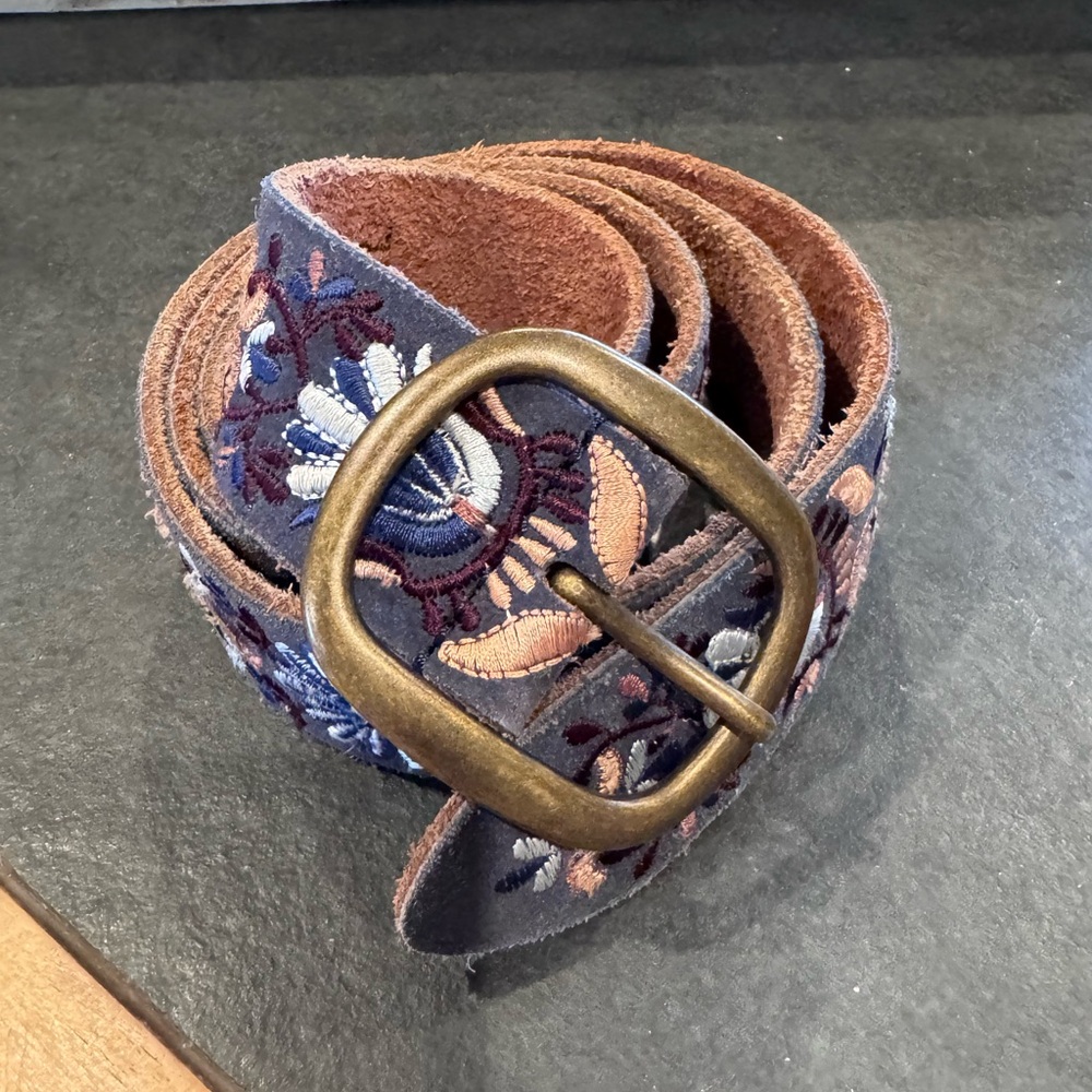 Lucky Brand navy and brown suede belt